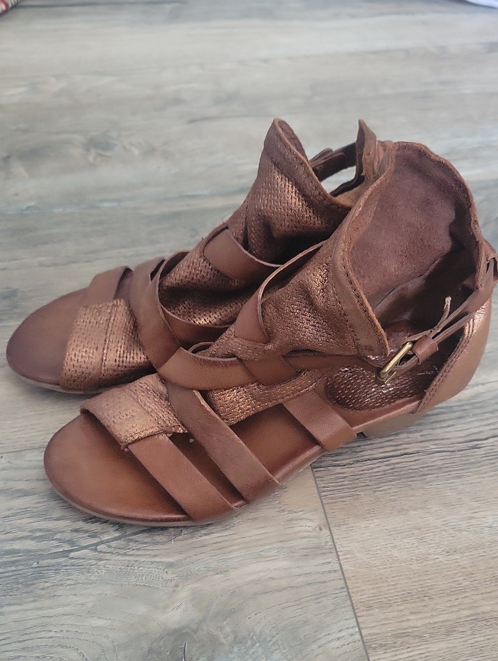 Miz Mooz Nuovo Strappy Brown Gladiator Sandals 7